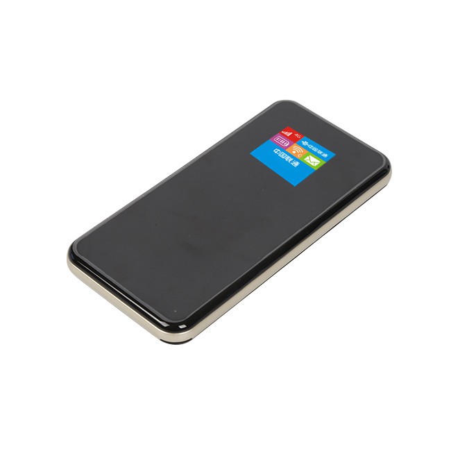 شاشة عرض LCD وجهاز توجيه بنك الطاقة